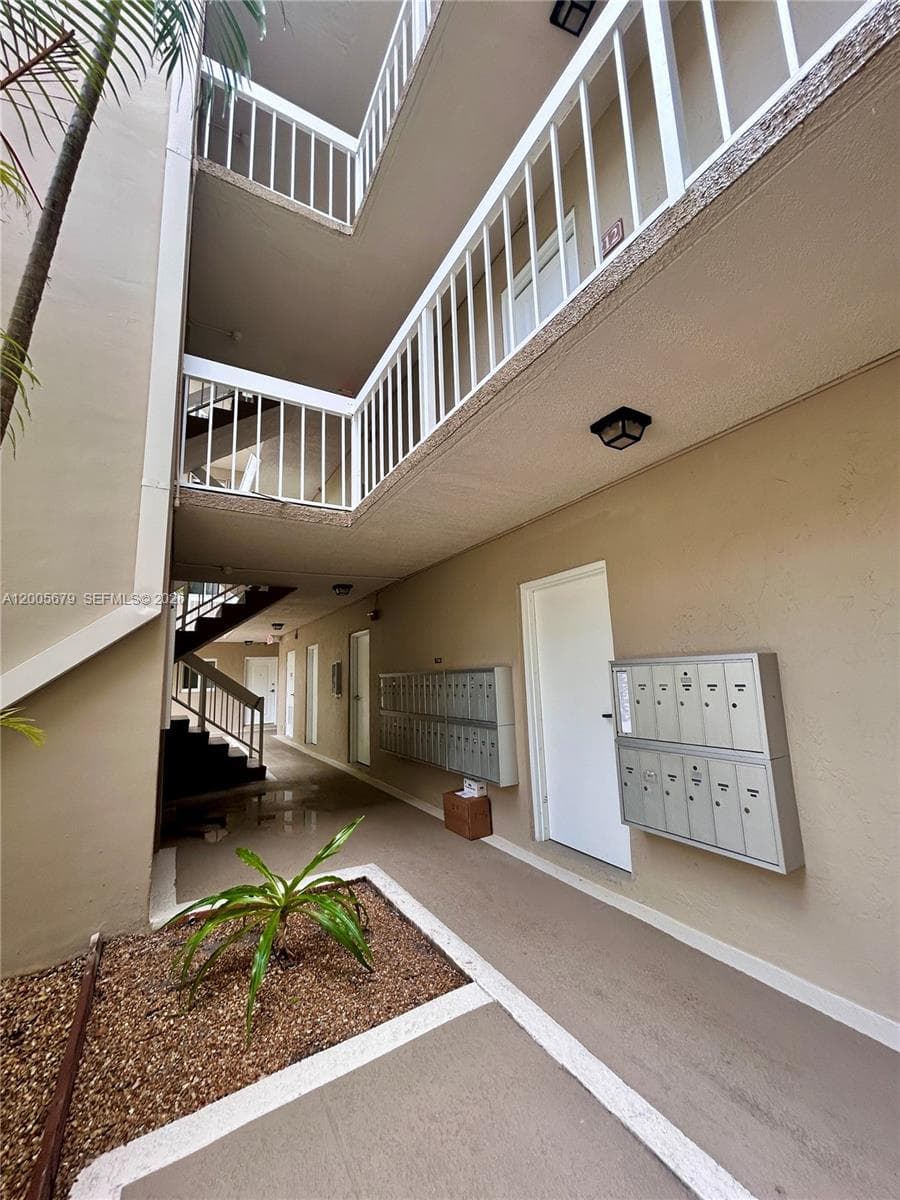 VILLAGE OF KINGS CREEK CO · #G404 in Miami - Photo 13