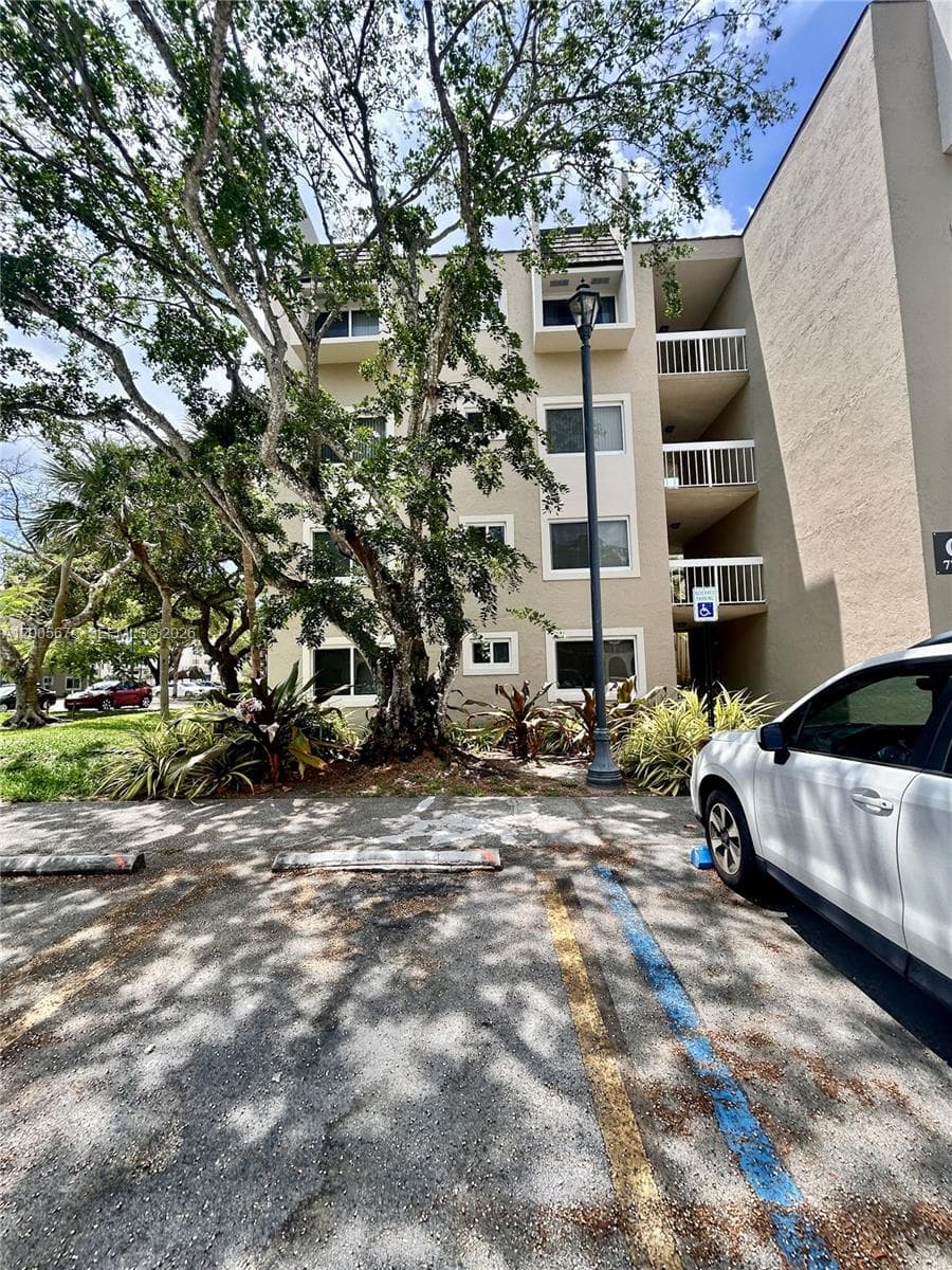 VILLAGE OF KINGS CREEK CO · #G404 in Miami - Photo 16