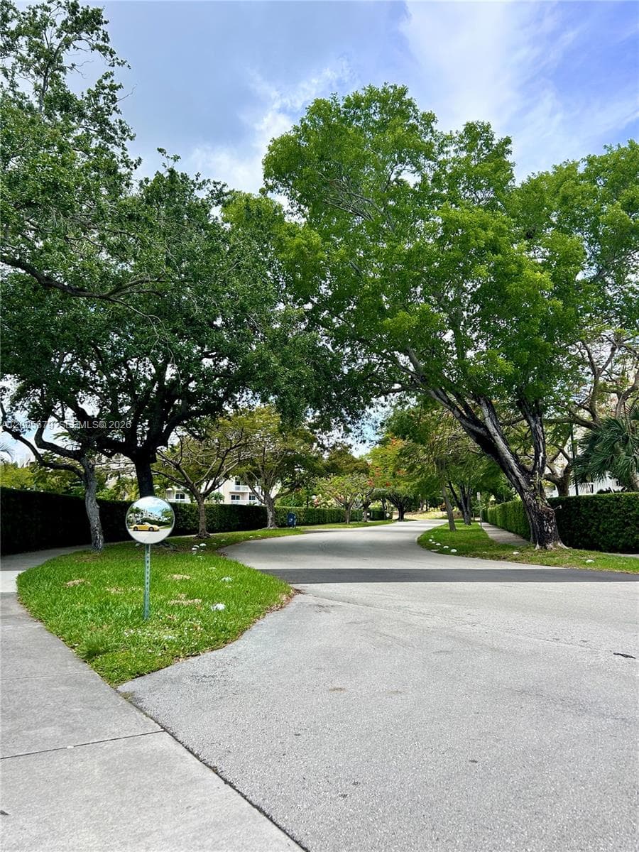 VILLAGE OF KINGS CREEK CO · #G404 in Miami - Photo 22