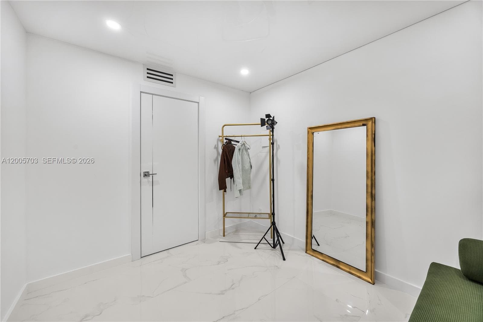 Prince George · #15B in Hallandale Beach - Photo 23