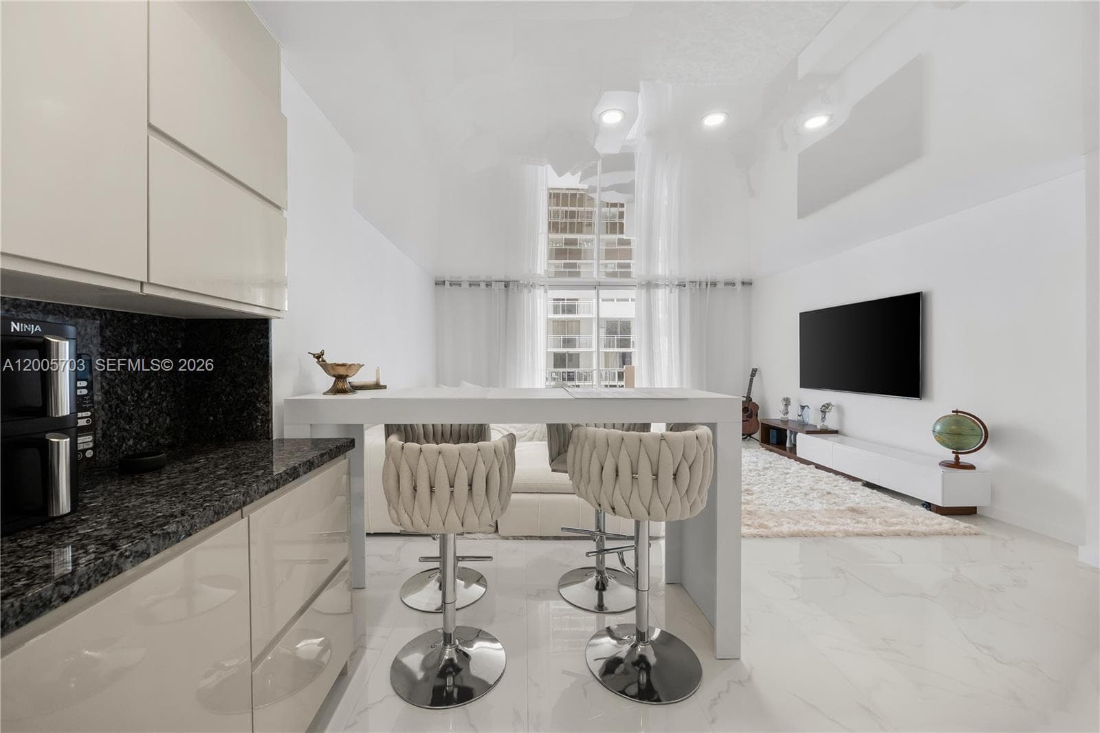 Prince George · #15B in Hallandale Beach - Photo 13