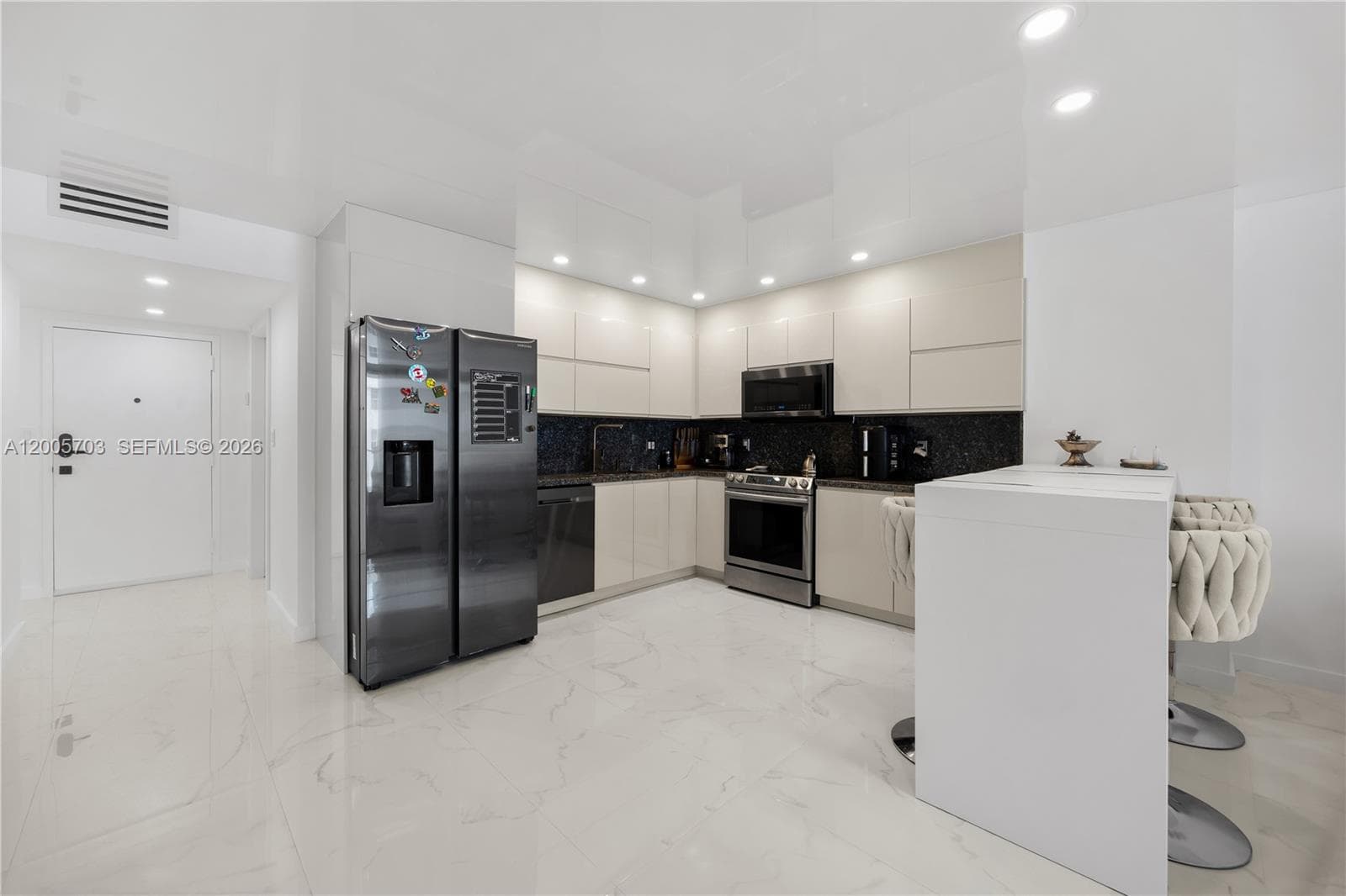 Prince George · #15B in Hallandale Beach - Photo 16