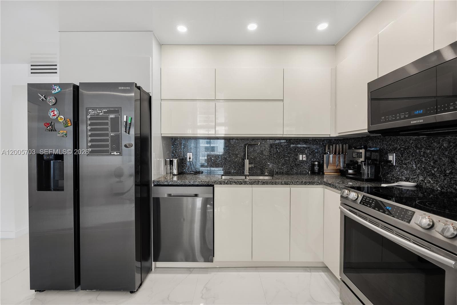 Prince George · #15B in Hallandale Beach - Photo 18