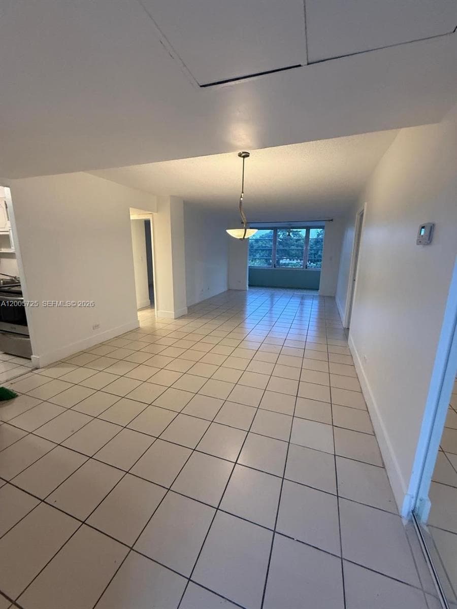 ROYAL OAKS CONDO · #310 in Miami - Photo 2