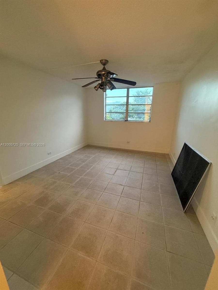ROYAL OAKS CONDO · #310 in Miami - Photo 5