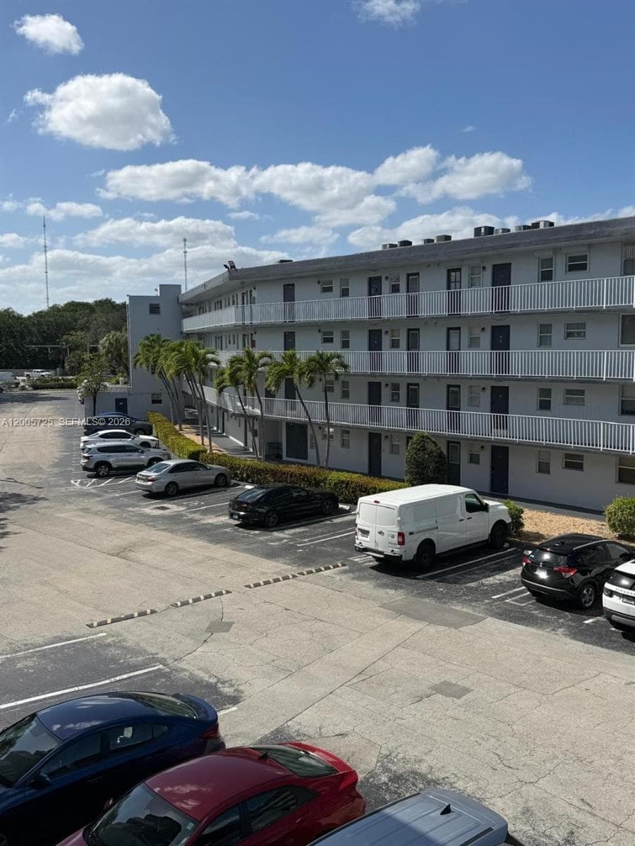 ROYAL OAKS CONDO · #310 in Miami - Photo 14