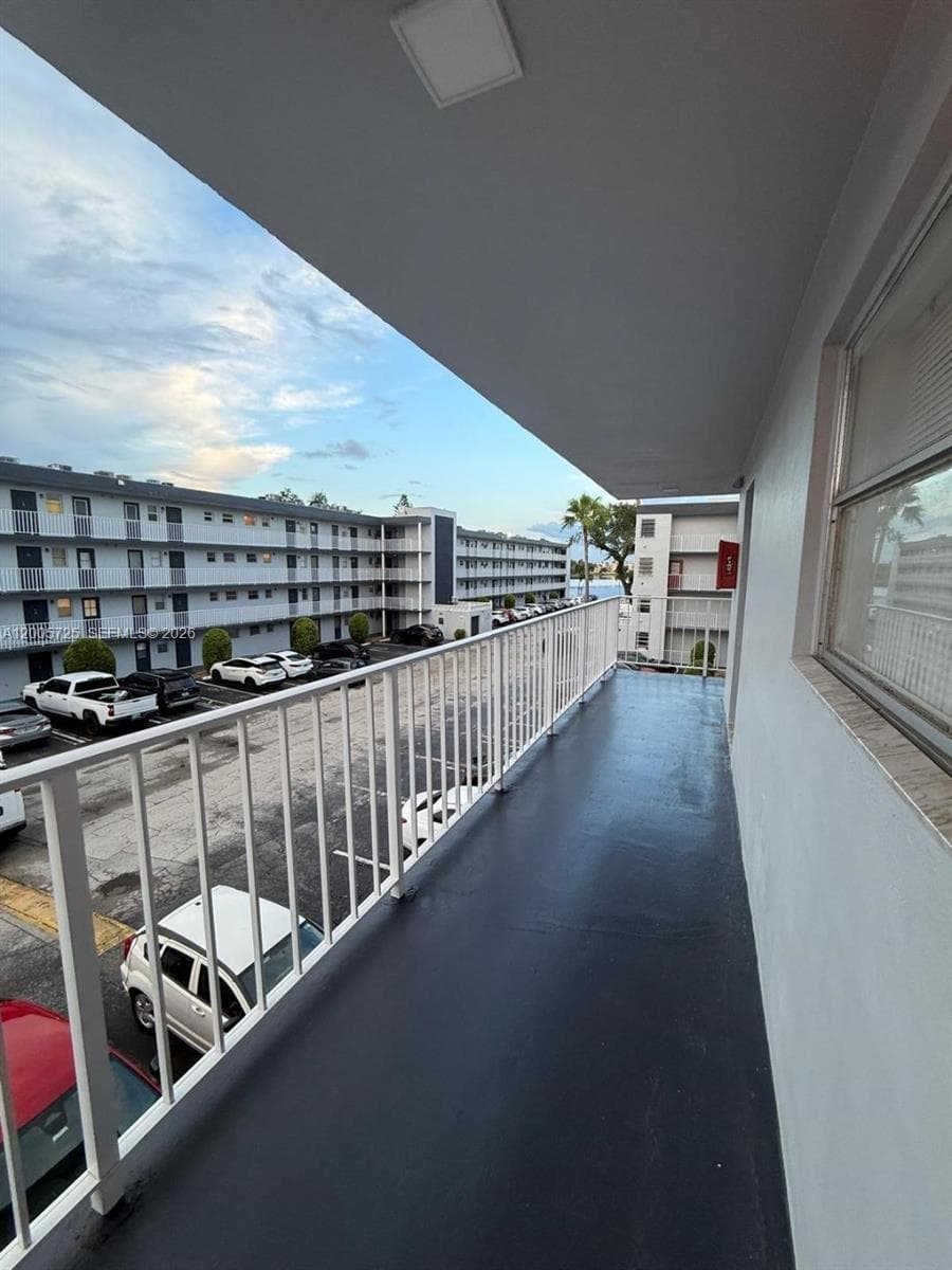 ROYAL OAKS CONDO · #310 in Miami - Photo 8