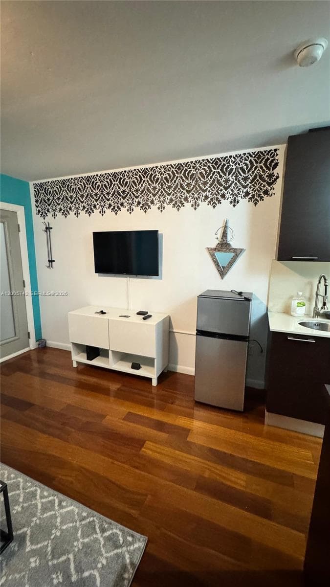 ETRURIA CONDO · #215 in Miami Beach - Photo 10