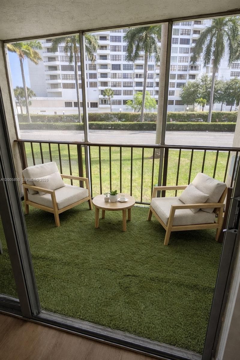 DESOTO PARK CONDO · #112 in Hallandale Beach - Photo 12