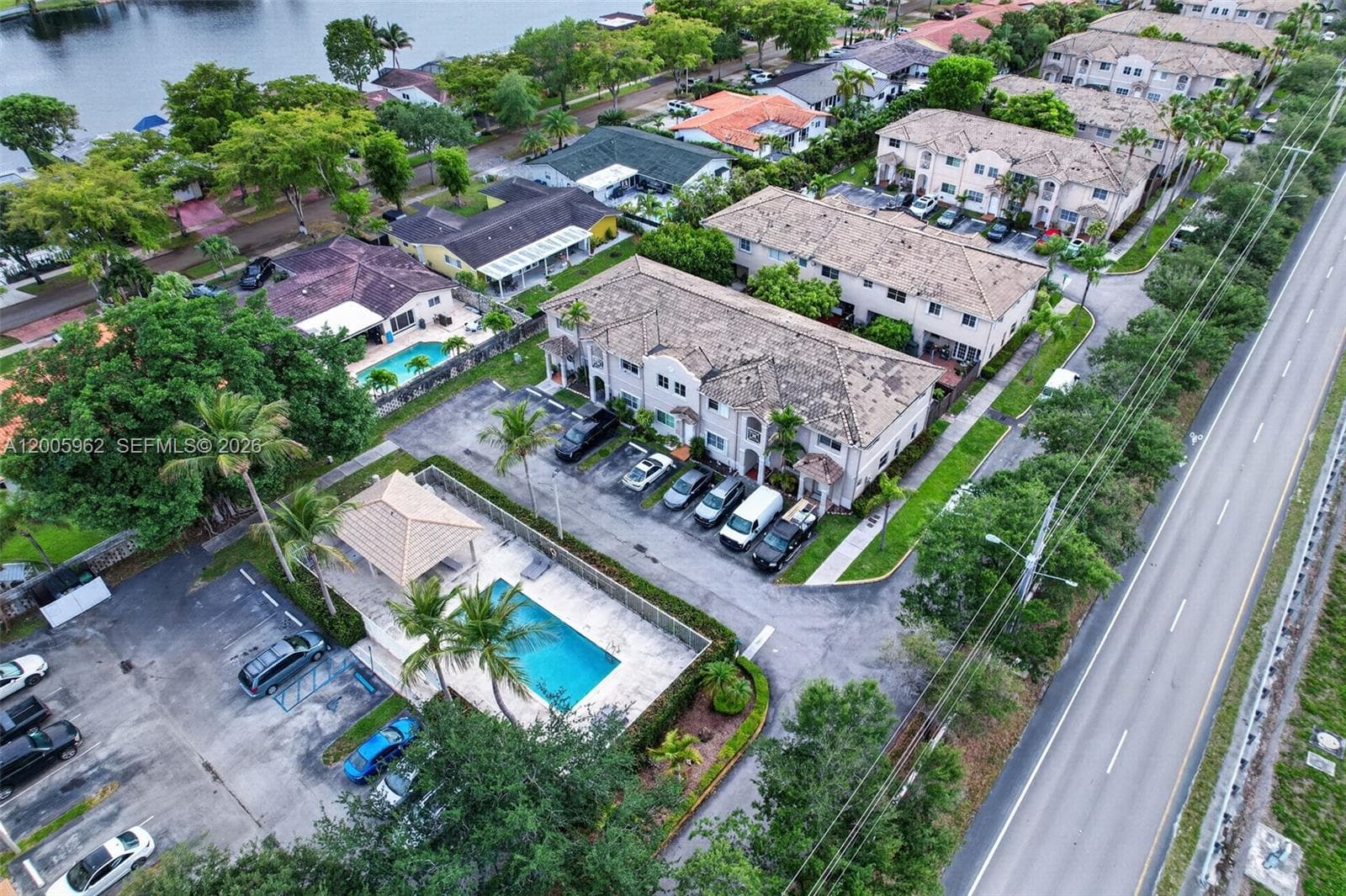 PASEOS AT MIAMI LAKES CON · #16624 in Miami Lakes - Photo 35