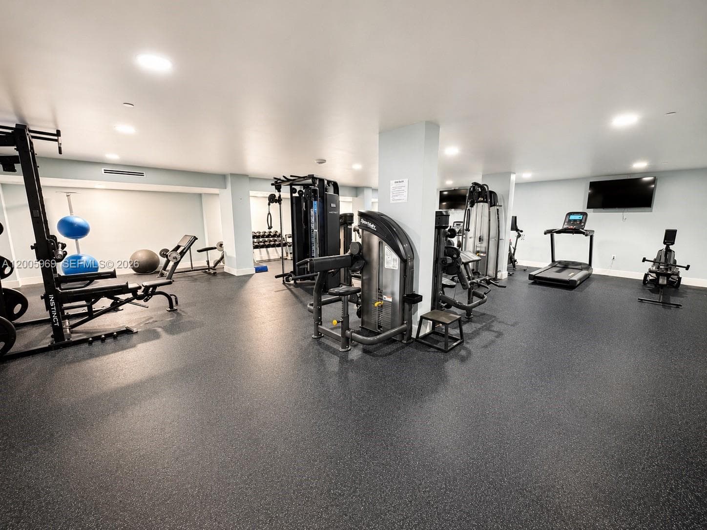 Carlyle House · #4070 in Palm Beach - Photo 18