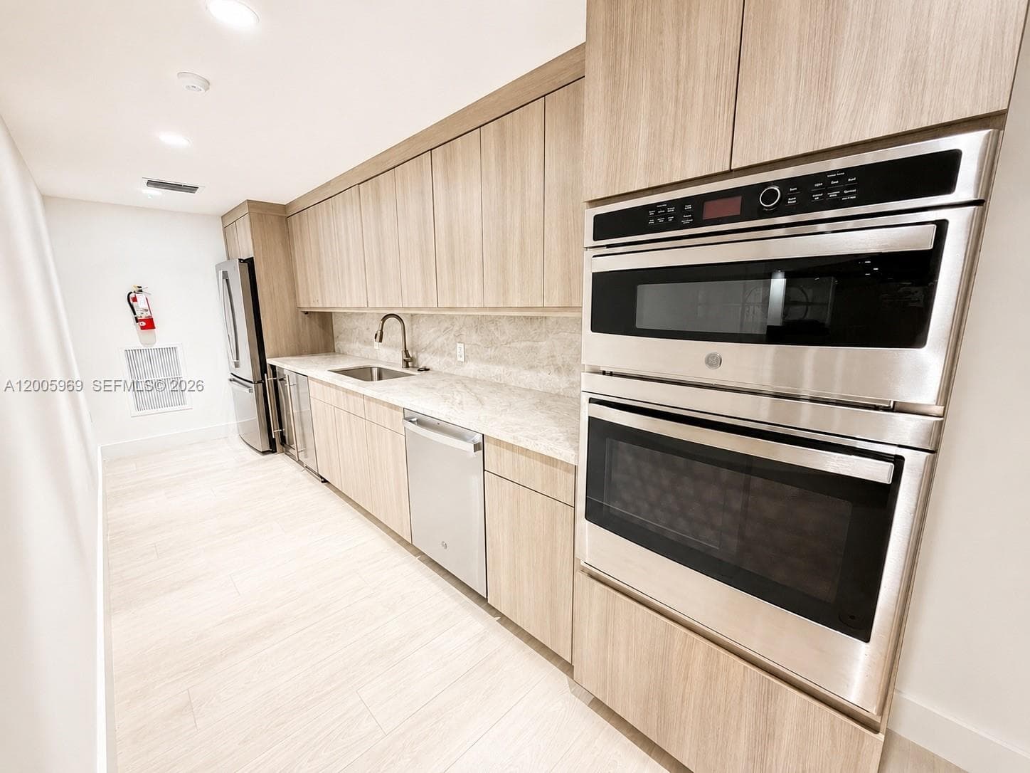 Carlyle House · #4070 in Palm Beach - Photo 15