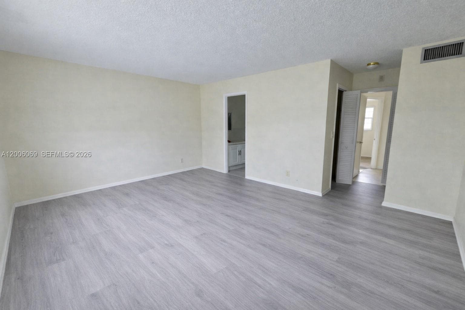 FAIRWAYS ROYALE CONDO · #210 in Hallandale Beach - Photo 6