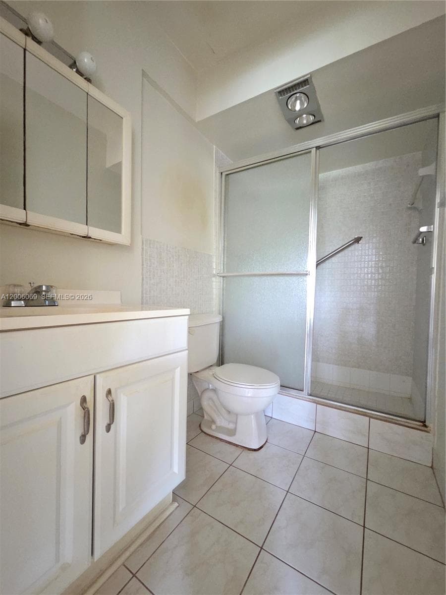 FAIRWAYS ROYALE CONDO · #210 in Hallandale Beach - Photo 7