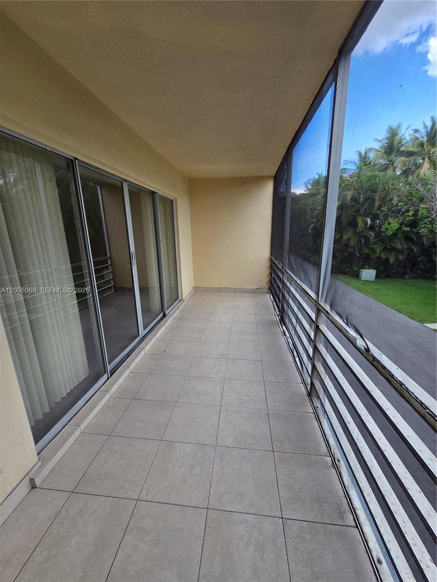 FAIRWAYS ROYALE CONDO · #210 in Hallandale Beach - Photo 10