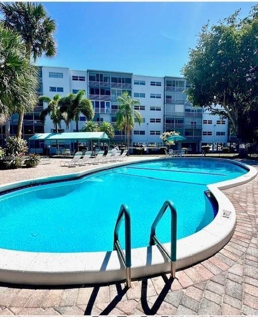FAIRWAYS ROYALE CONDO · #210 in Hallandale Beach - Photo 15