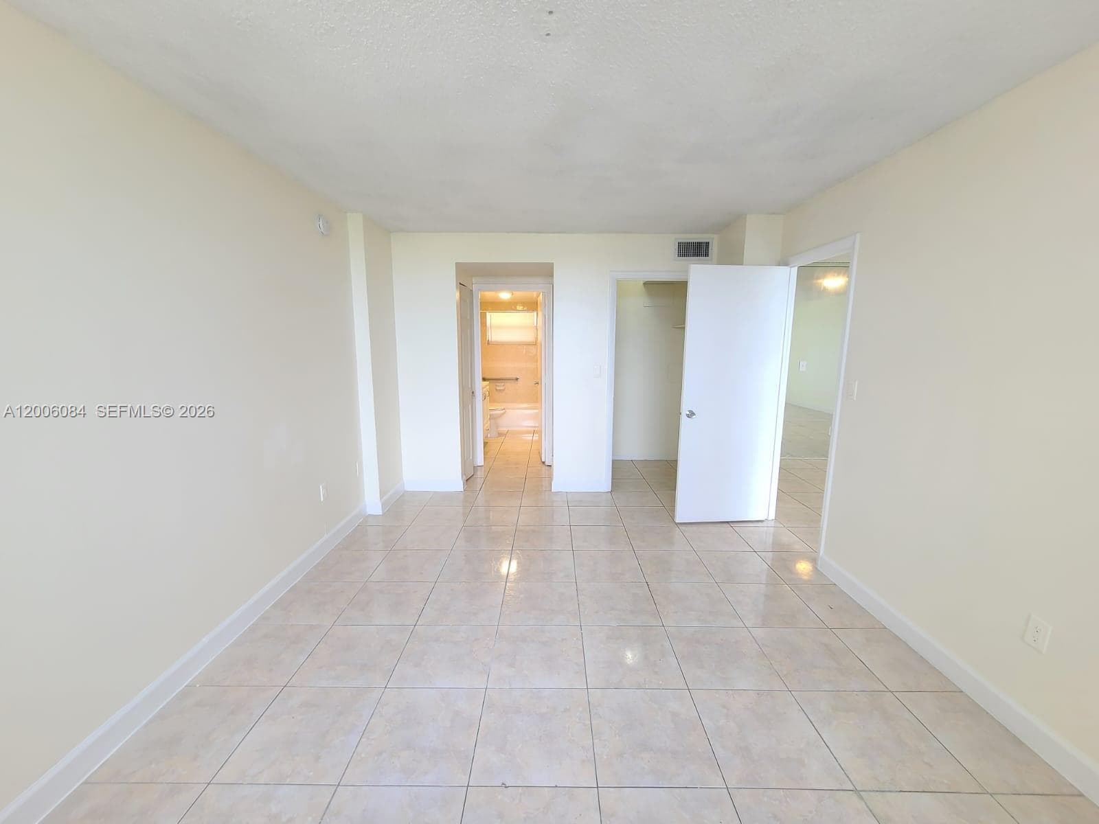 PARKWAY TOWERS BLDG 1 · #709 in Miami - Photo 7