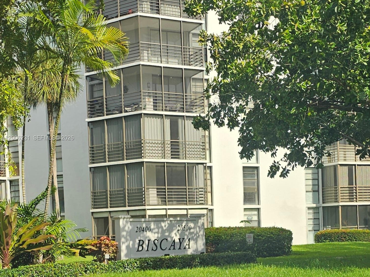 BISCAYA IV CONDO · #315 in Aventura - Photo 2