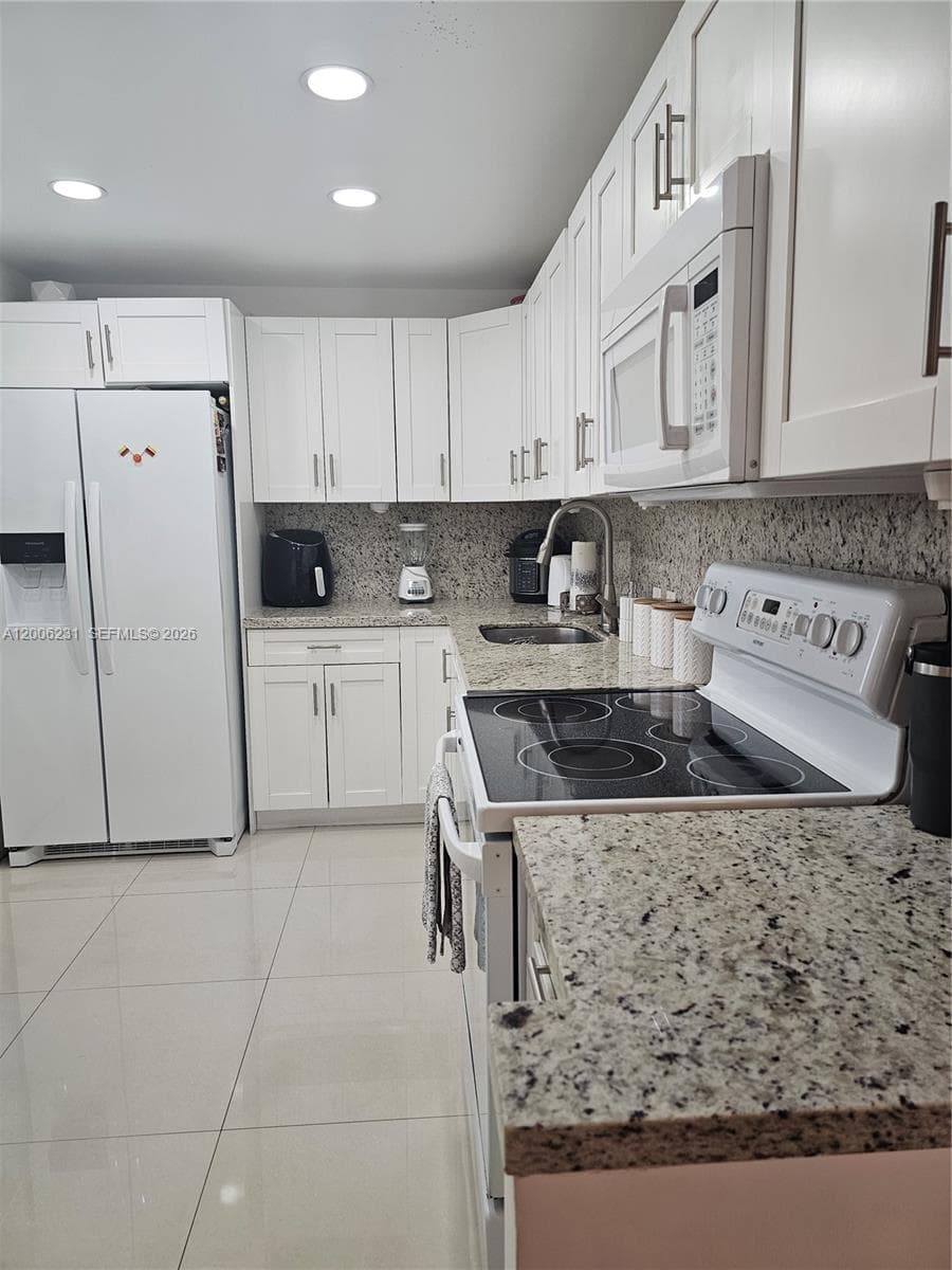 BISCAYA IV CONDO · #315 in Aventura - Photo 1