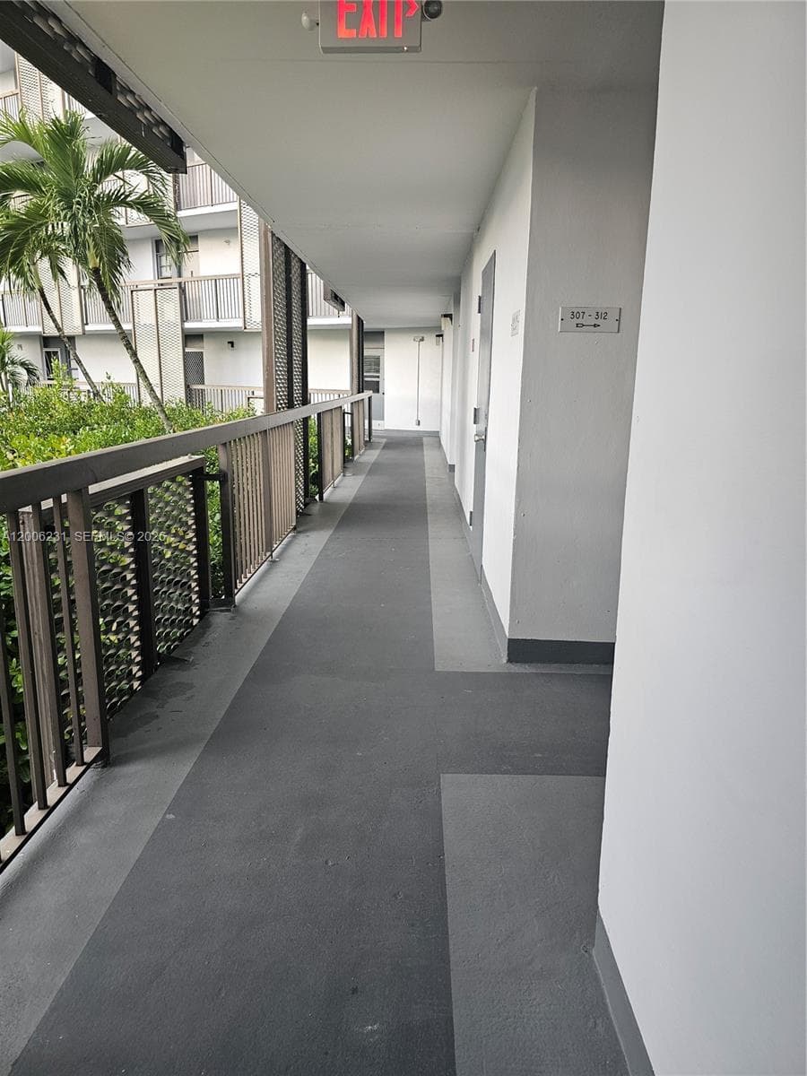 BISCAYA IV CONDO · #315 in Aventura - Photo 25