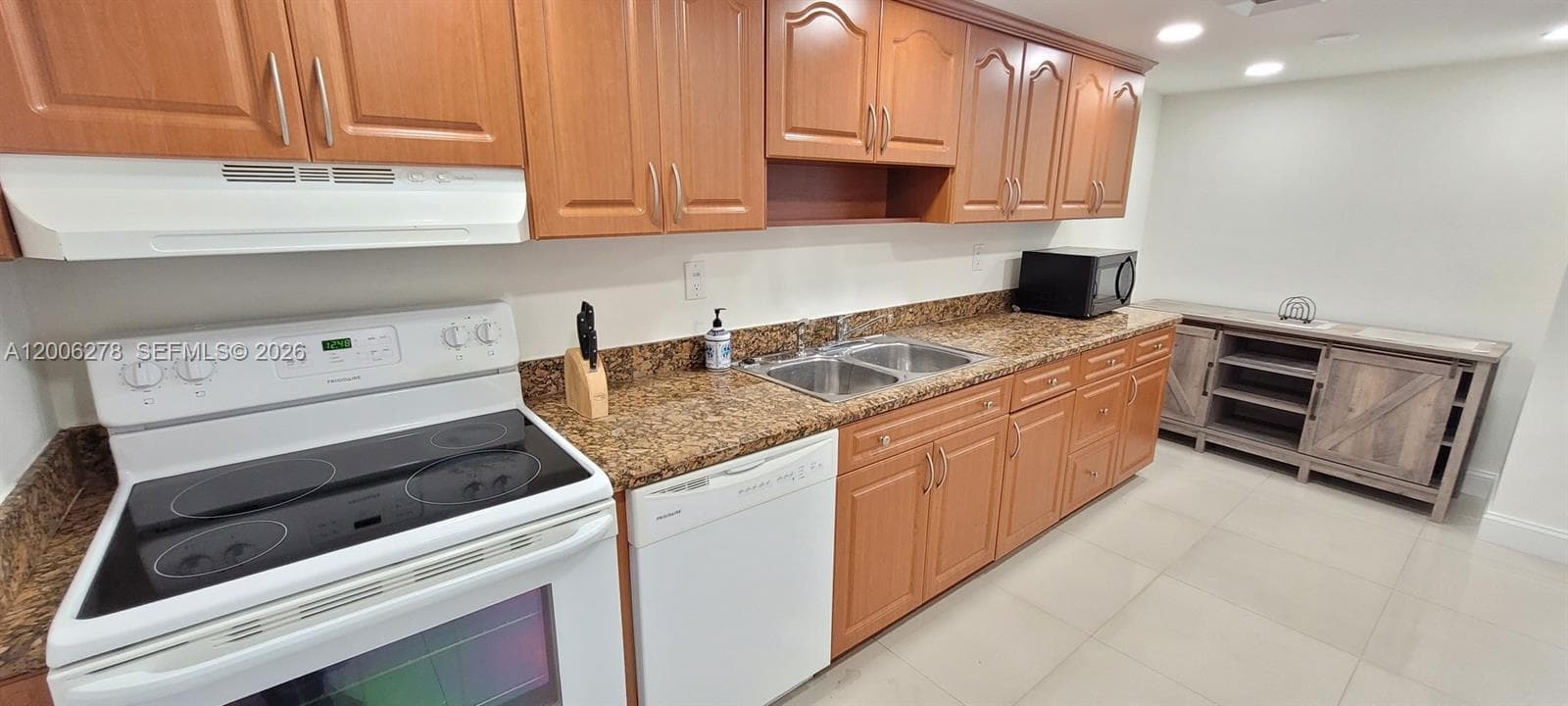 plaza del prado · #402 in Aventura - Photo 3