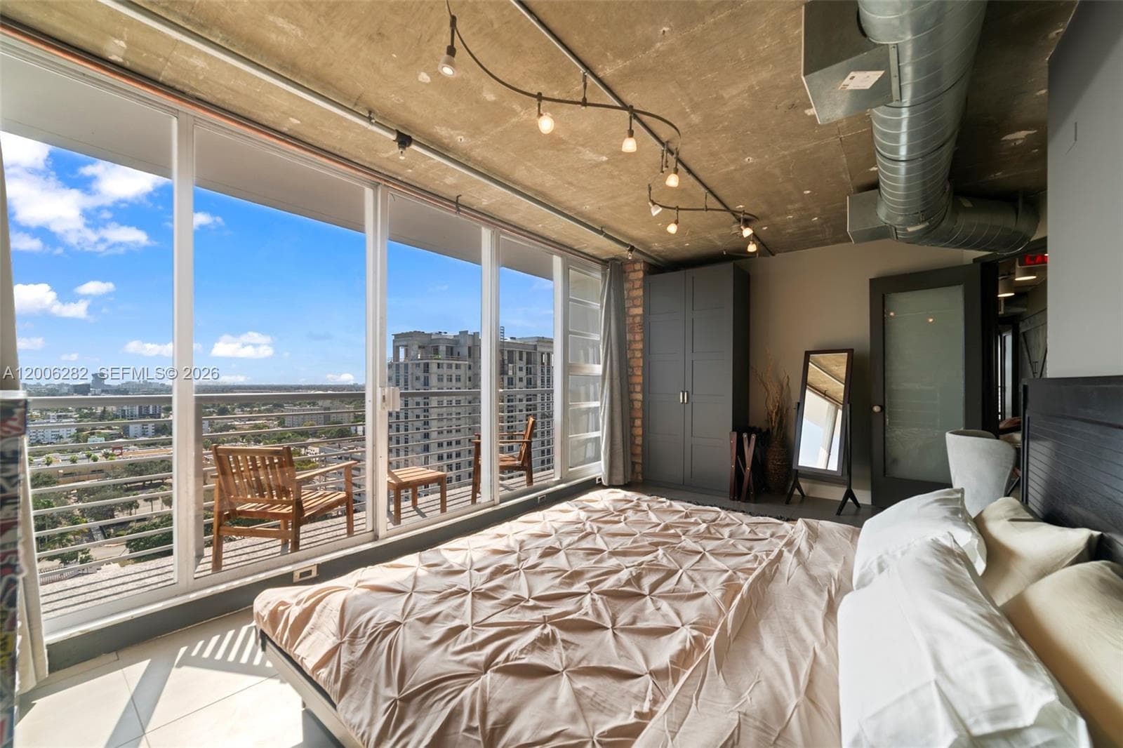HOME TOWER CONDO · #1725 in Hollywood - Photo 3