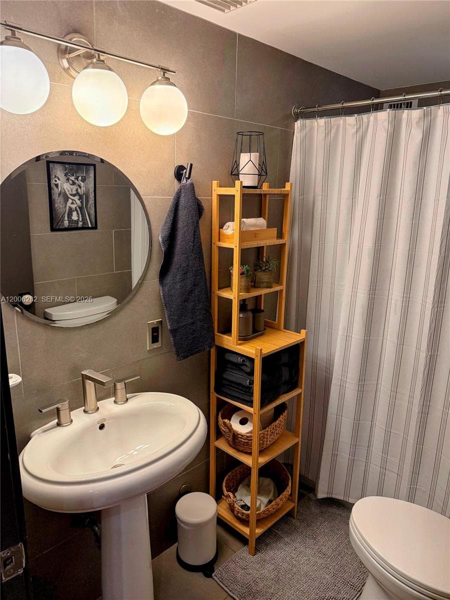 HOME TOWER CONDO · #1725 in Hollywood - Photo 32