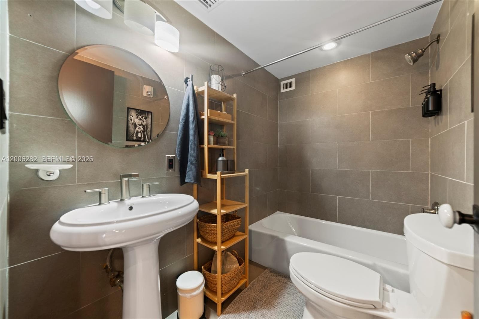HOME TOWER CONDO · #1725 in Hollywood - Photo 14