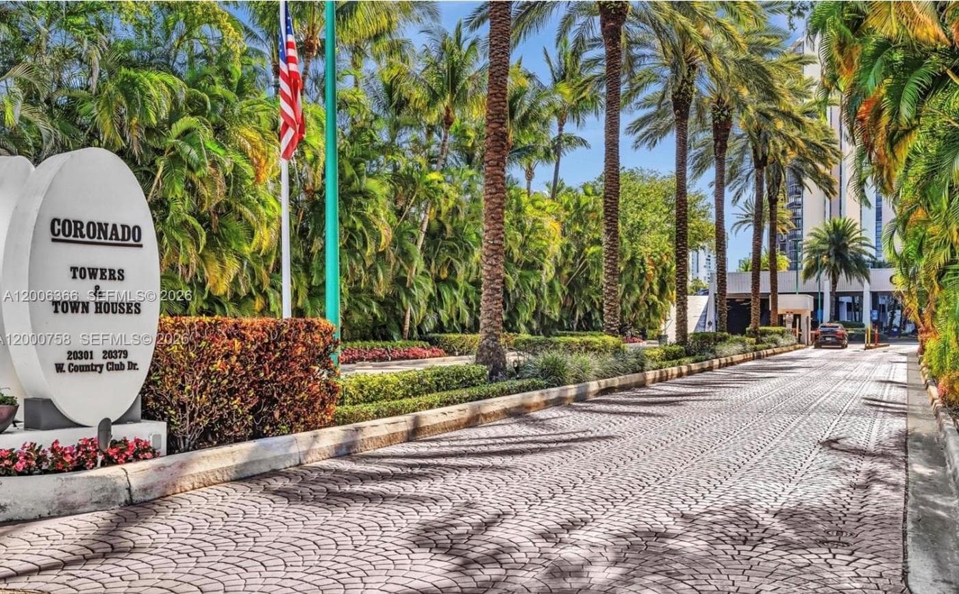 Coronado · #PH22 in Aventura - Photo 2