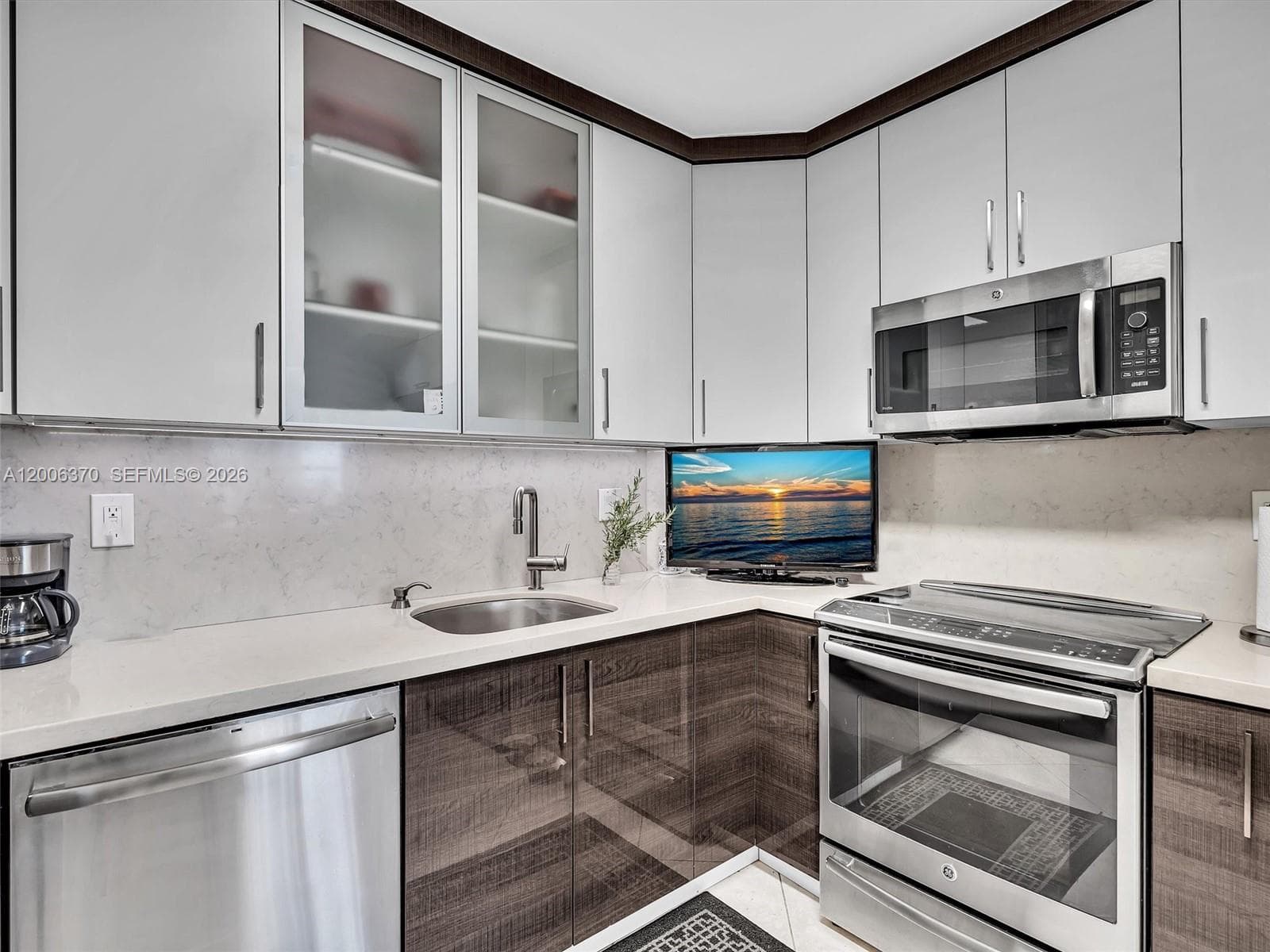 Arlen House West · #1731 in Sunny Isles Beach - Photo 13