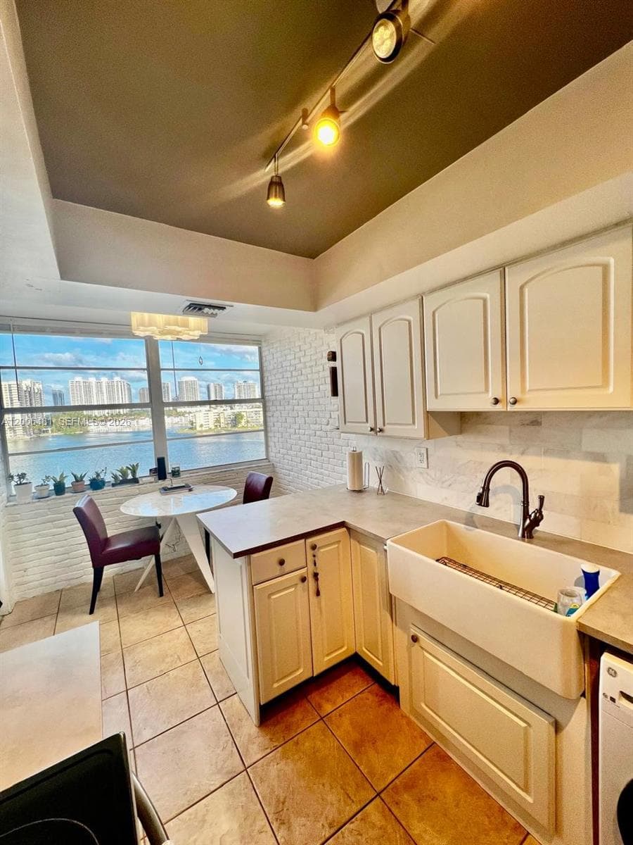 Plaza del Prado · #804 in Aventura - Photo 10