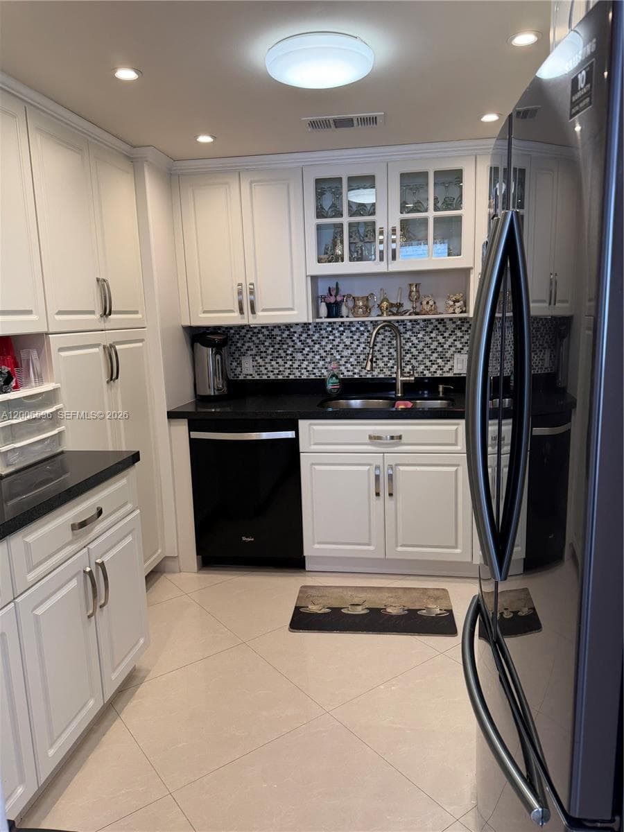 HEMISPHERES CONDO · #21P in Hallandale Beach - Photo 8