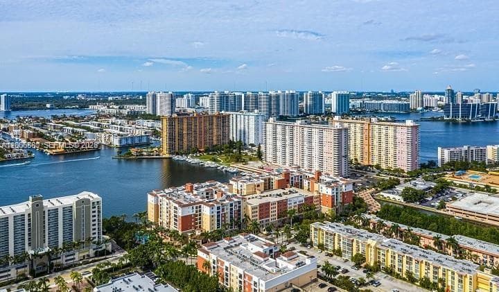 Porto Bellagio · #2602 in Sunny Isles Beach - Photo 2