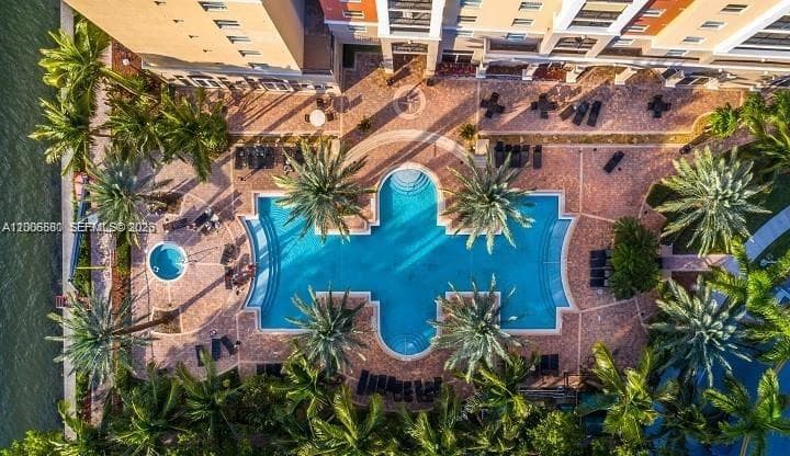 Porto Bellagio · #2602 in Sunny Isles Beach - Photo 3