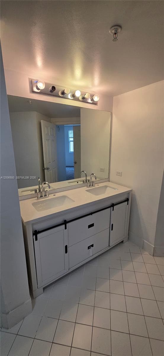 Porto Bellagio · #2602 in Sunny Isles Beach - Photo 24
