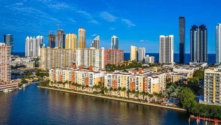 Porto Bellagio · #2602 in Sunny Isles Beach - Photo 4