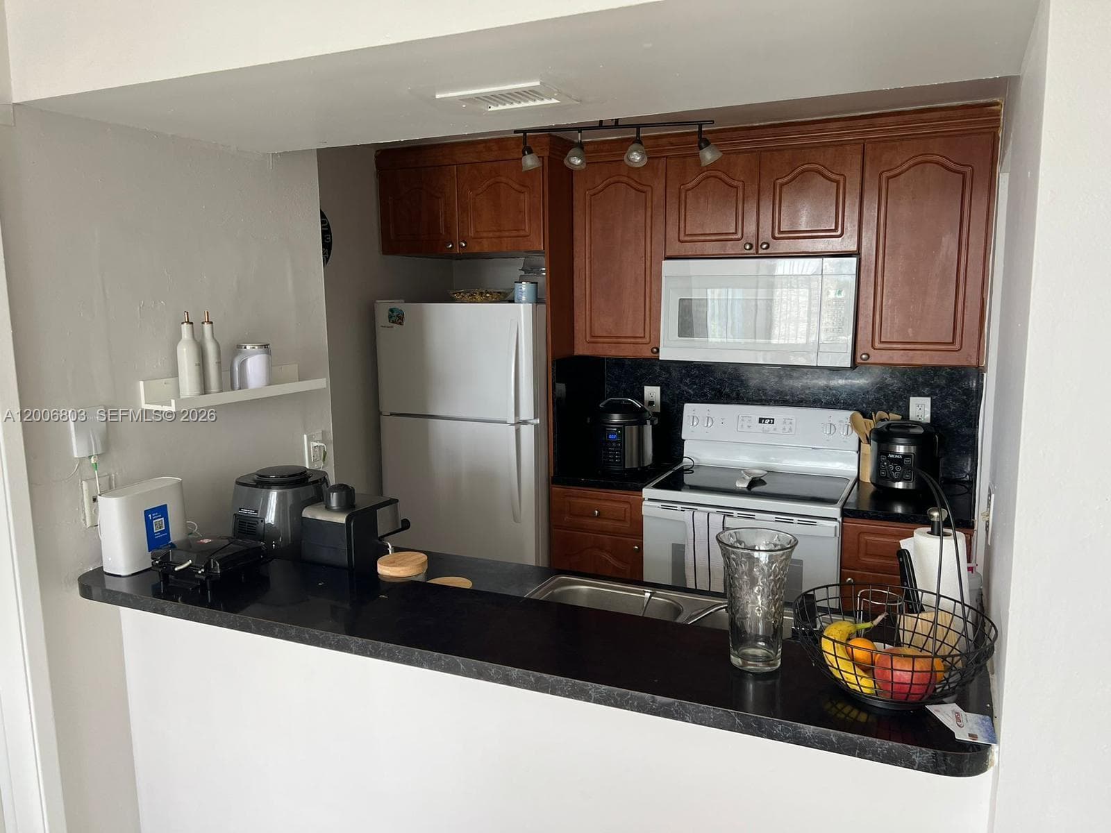 LAS BRISAS@ COUNTRY CLUB · #B502 in Hialeah - Photo 7