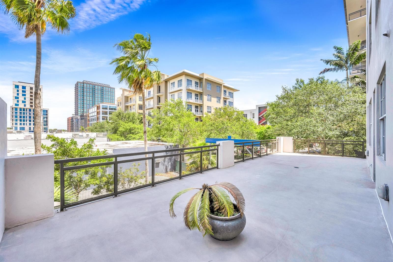 411 NW 1ST AVE #202--20