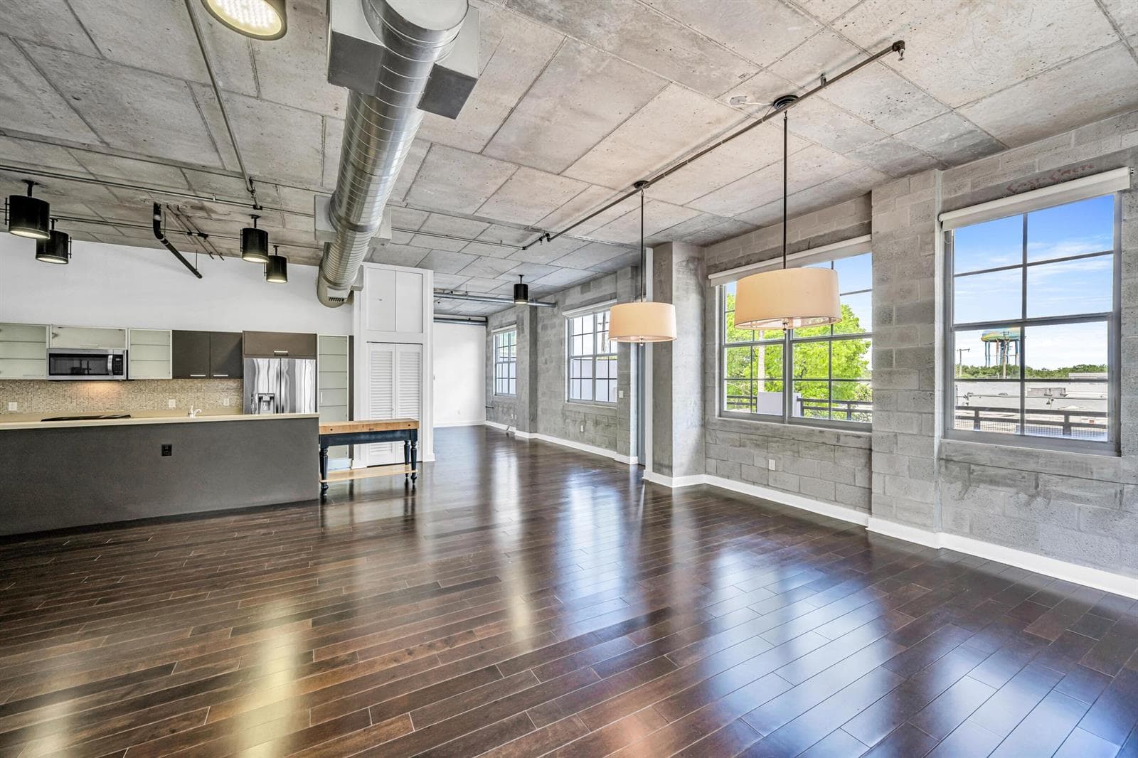 411 NW 1ST AVE #202--8