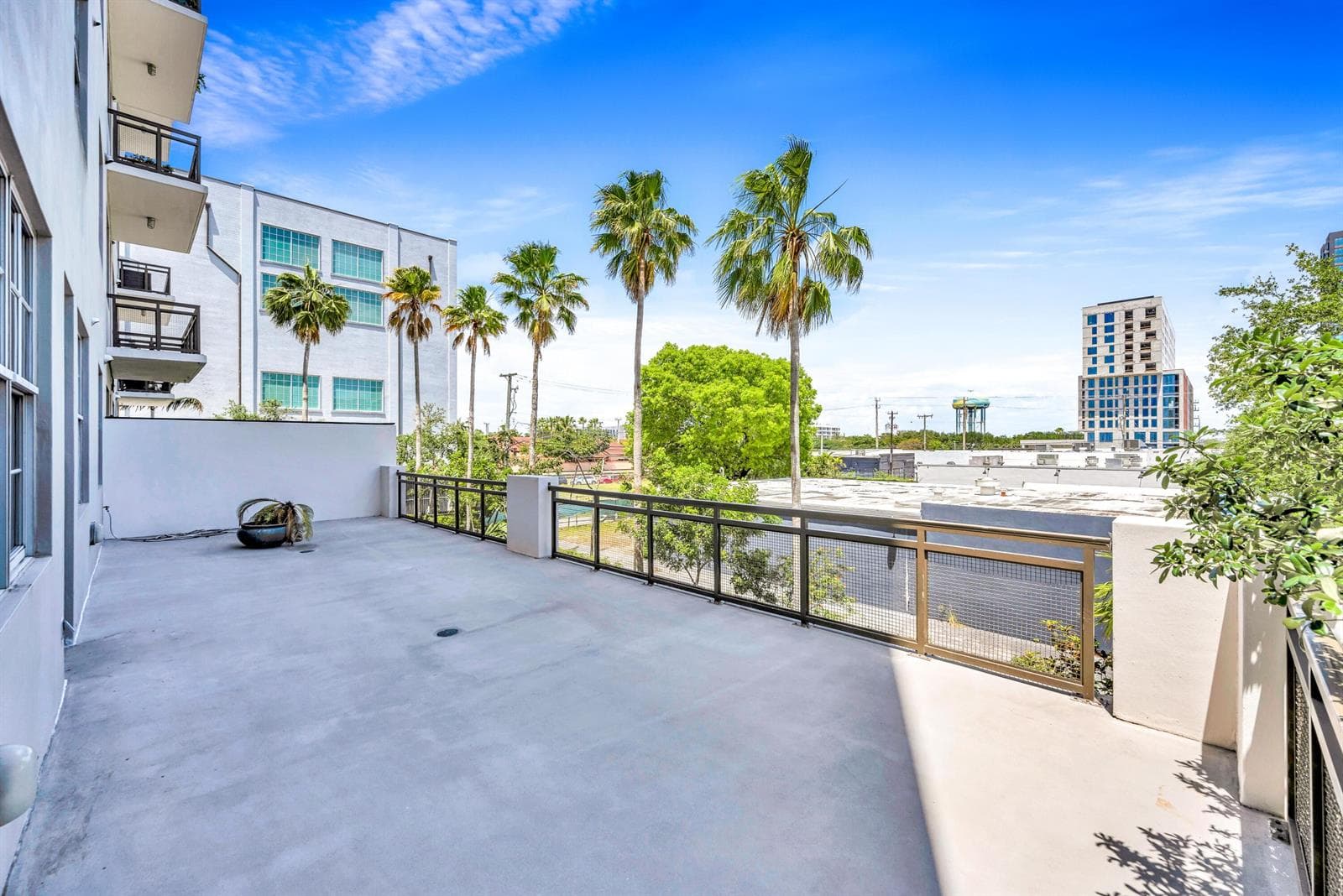 411 NW 1ST AVE #202--23