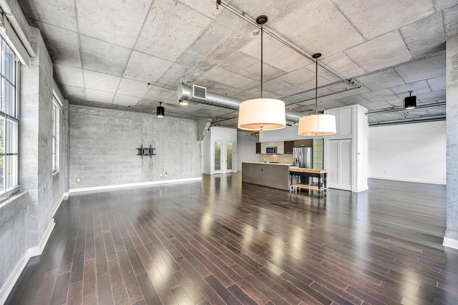 411 NW 1ST AVE #202--10