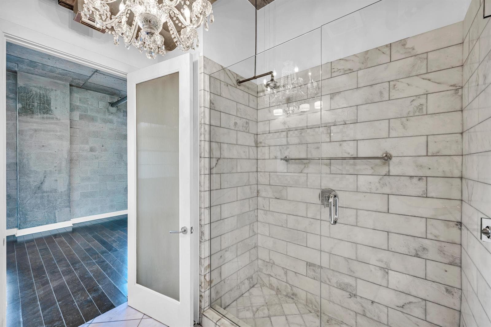 411 NW 1ST AVE #202--29