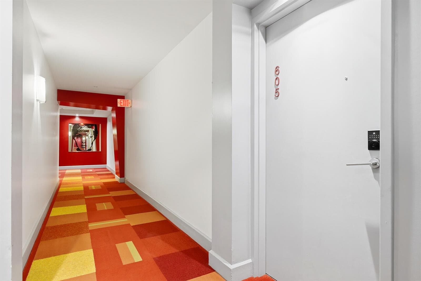 1551-N-FLAGLER-DR-605-33401-034