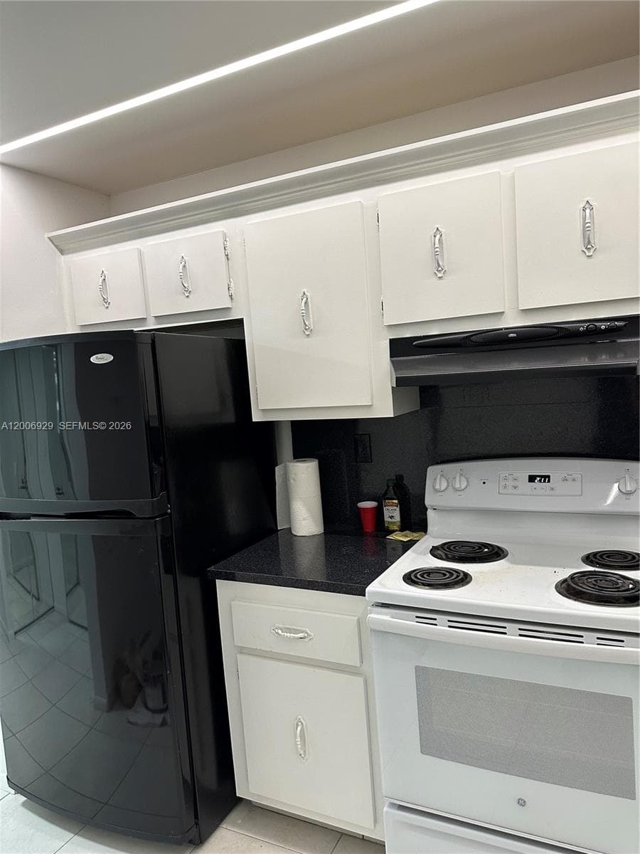 OLYMPUS CONDO PHASE · #1113 in Hallandale Beach - Photo 8