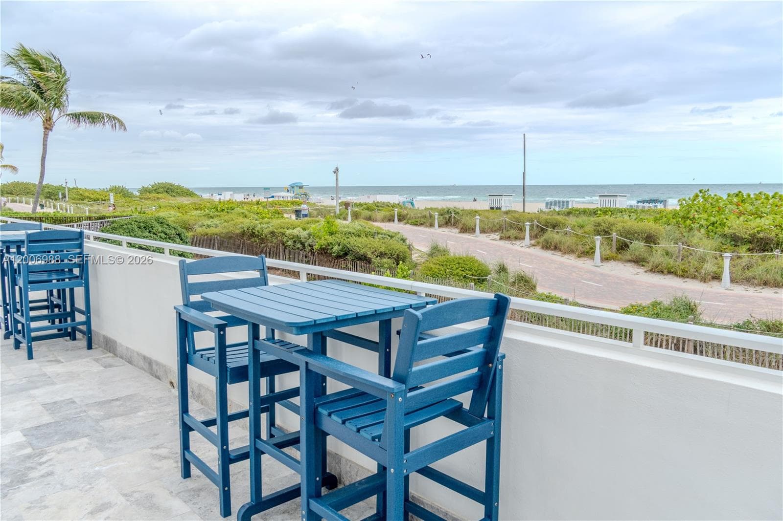 THE PRESIDENTIAL CONDO · #222 in Miami Beach - Photo 2
