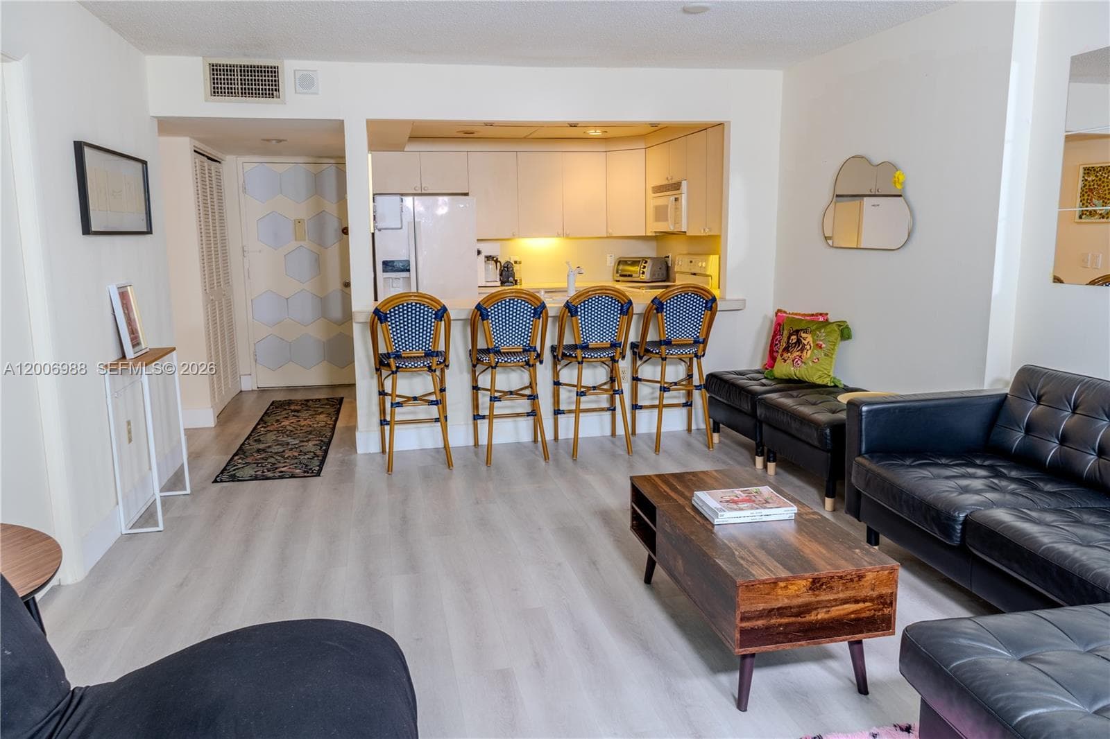 THE PRESIDENTIAL CONDO · #222 in Miami Beach - Photo 5