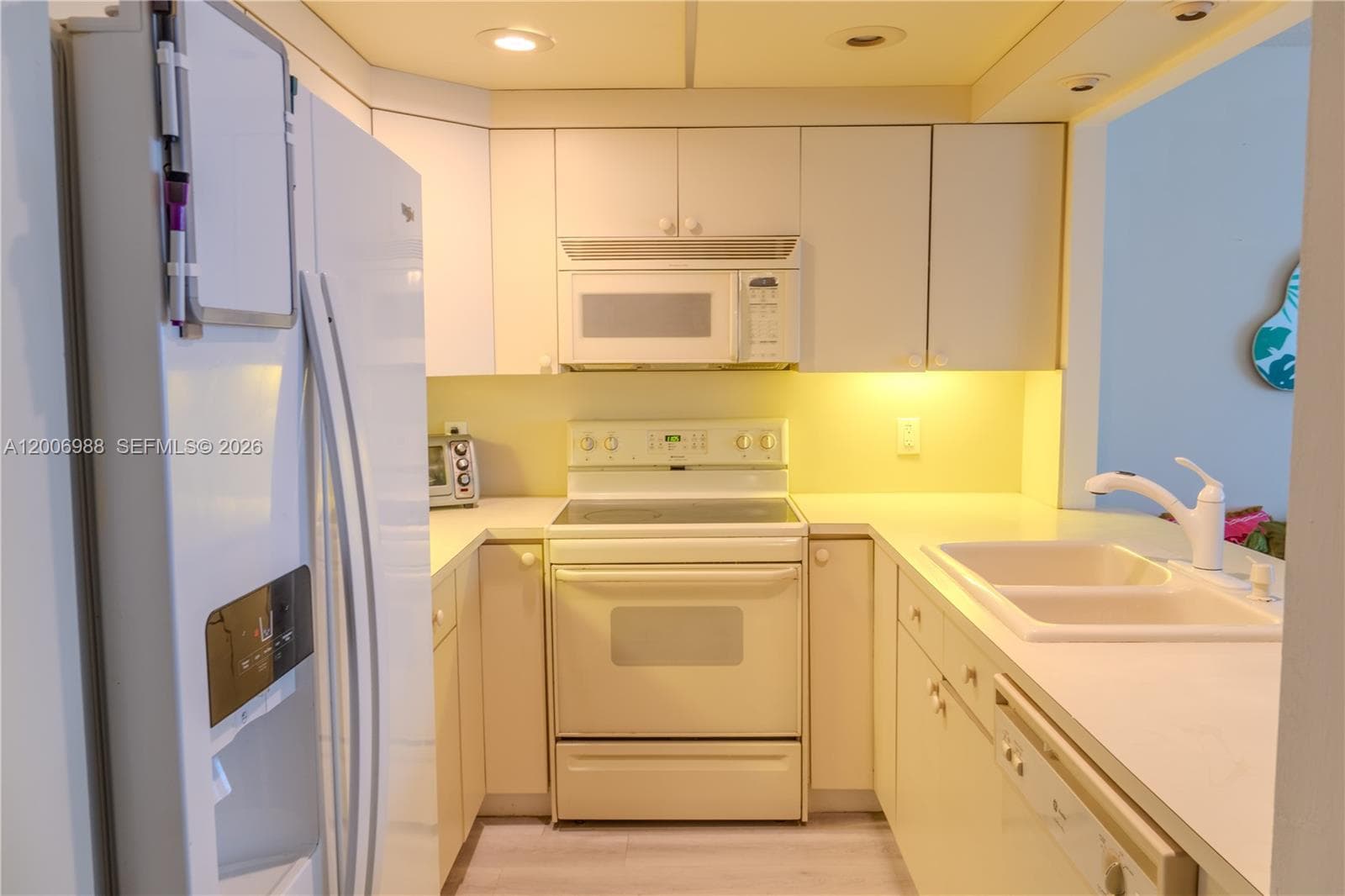 THE PRESIDENTIAL CONDO · #222 in Miami Beach - Photo 8