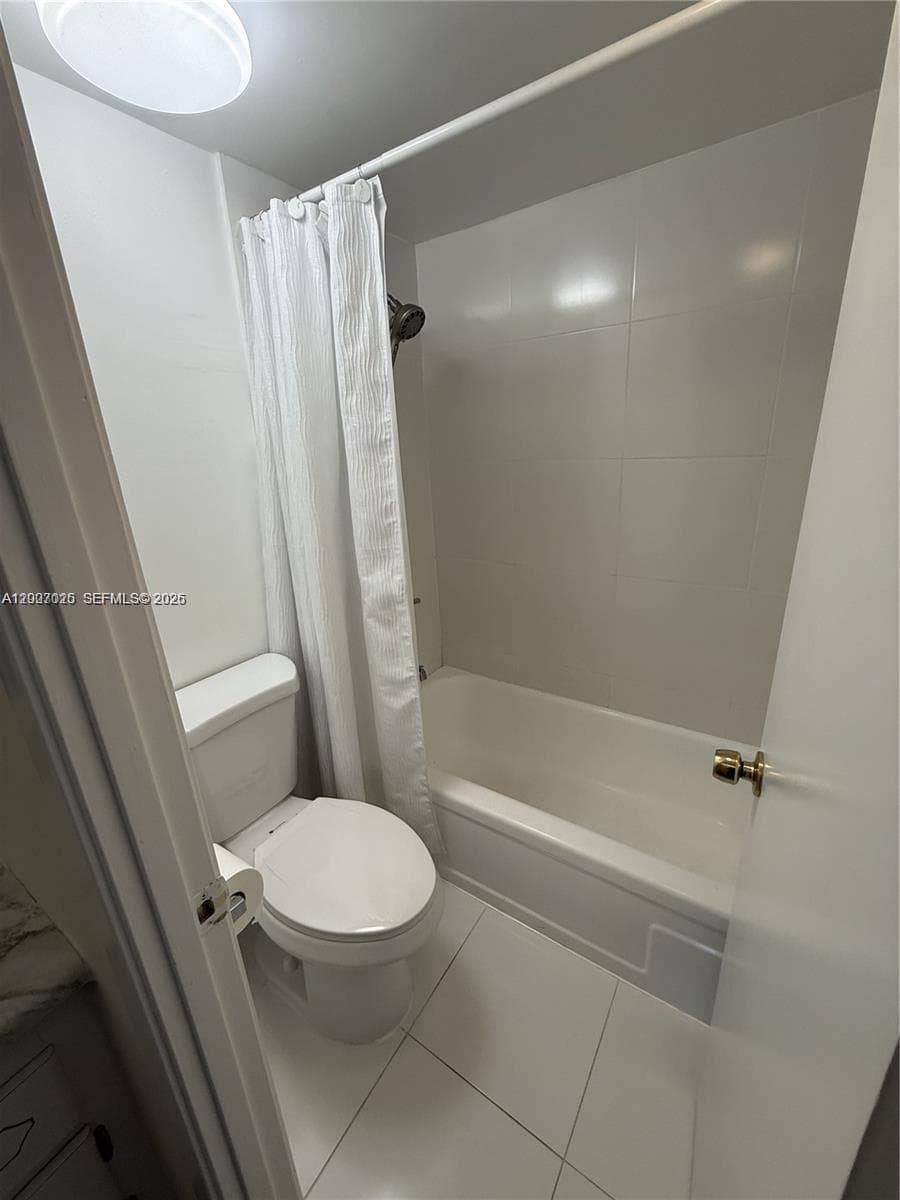 Fairways Riviera · #712 in Hallandale Beach - Photo 5
