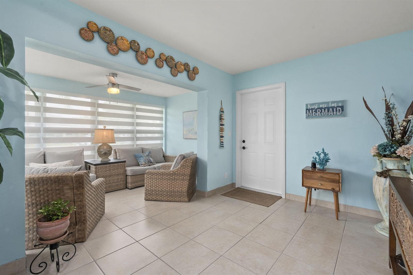 FRONT SITTING ROOM