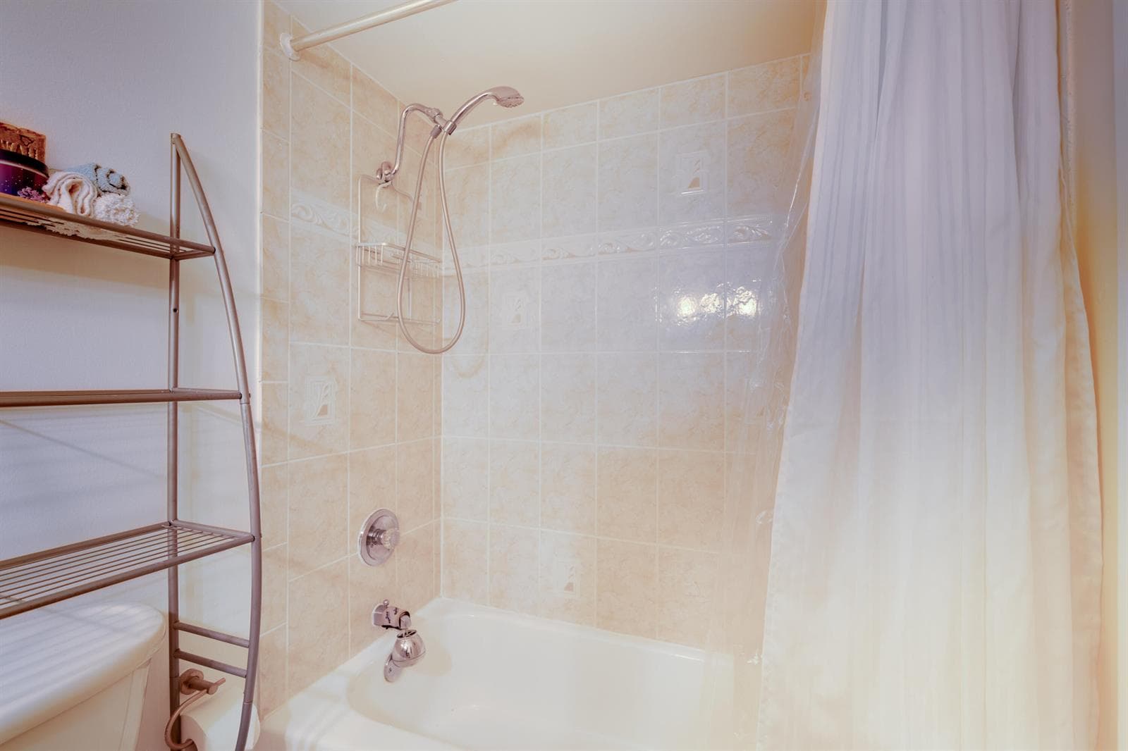 Guest bath 2